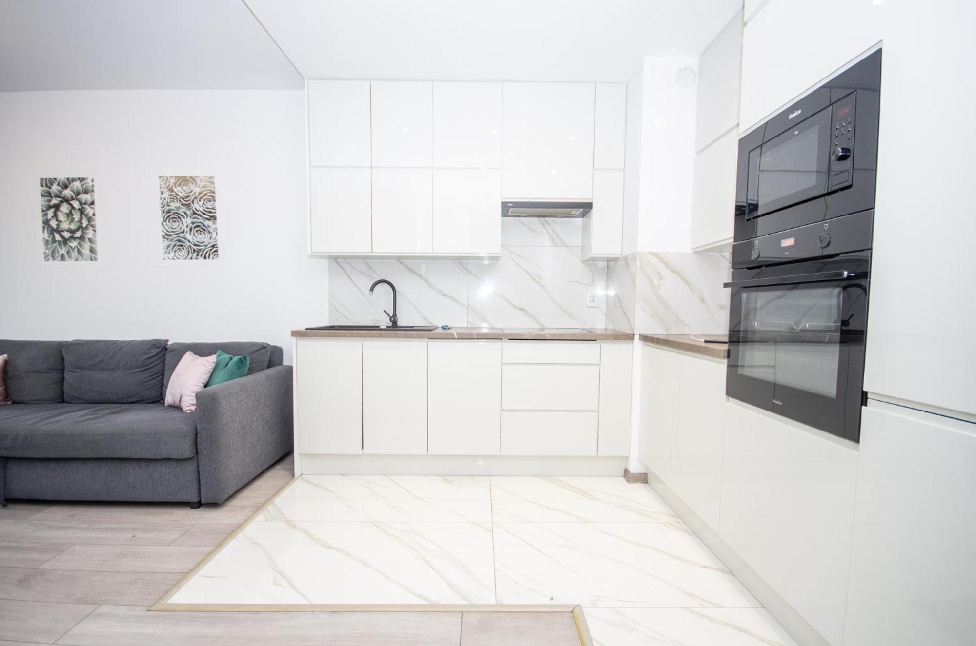 Inpoint Zablocie Modern Apartments For Work&Travel Cracóvia Exterior foto