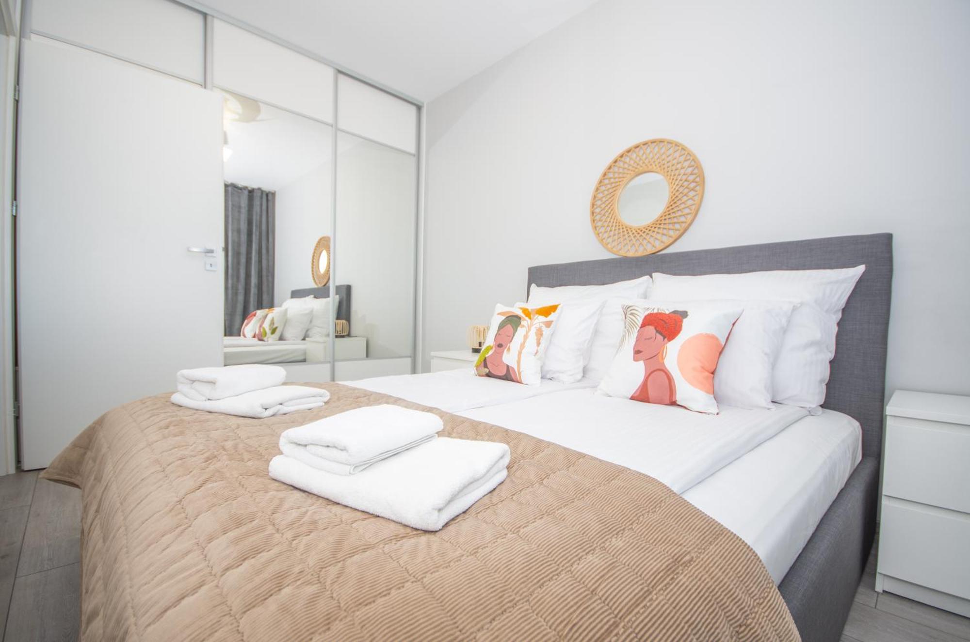 Inpoint Zablocie Modern Apartments For Work&Travel Cracóvia Exterior foto